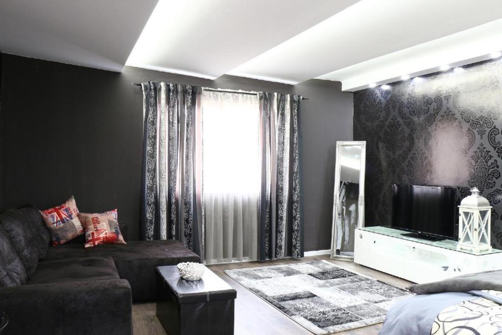 Old Corner Apartman *